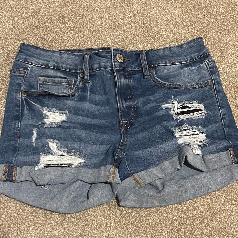 AEROPOSTALE RIPPED LOW-RISE MIDI JEAN SHORTS. SIZE 10. WORN A FEW TIMES